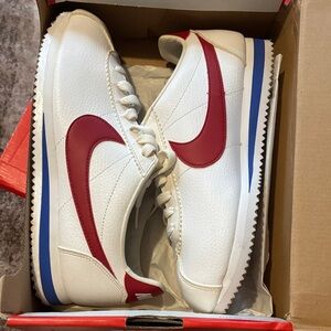 Nike White and Red Sneakers